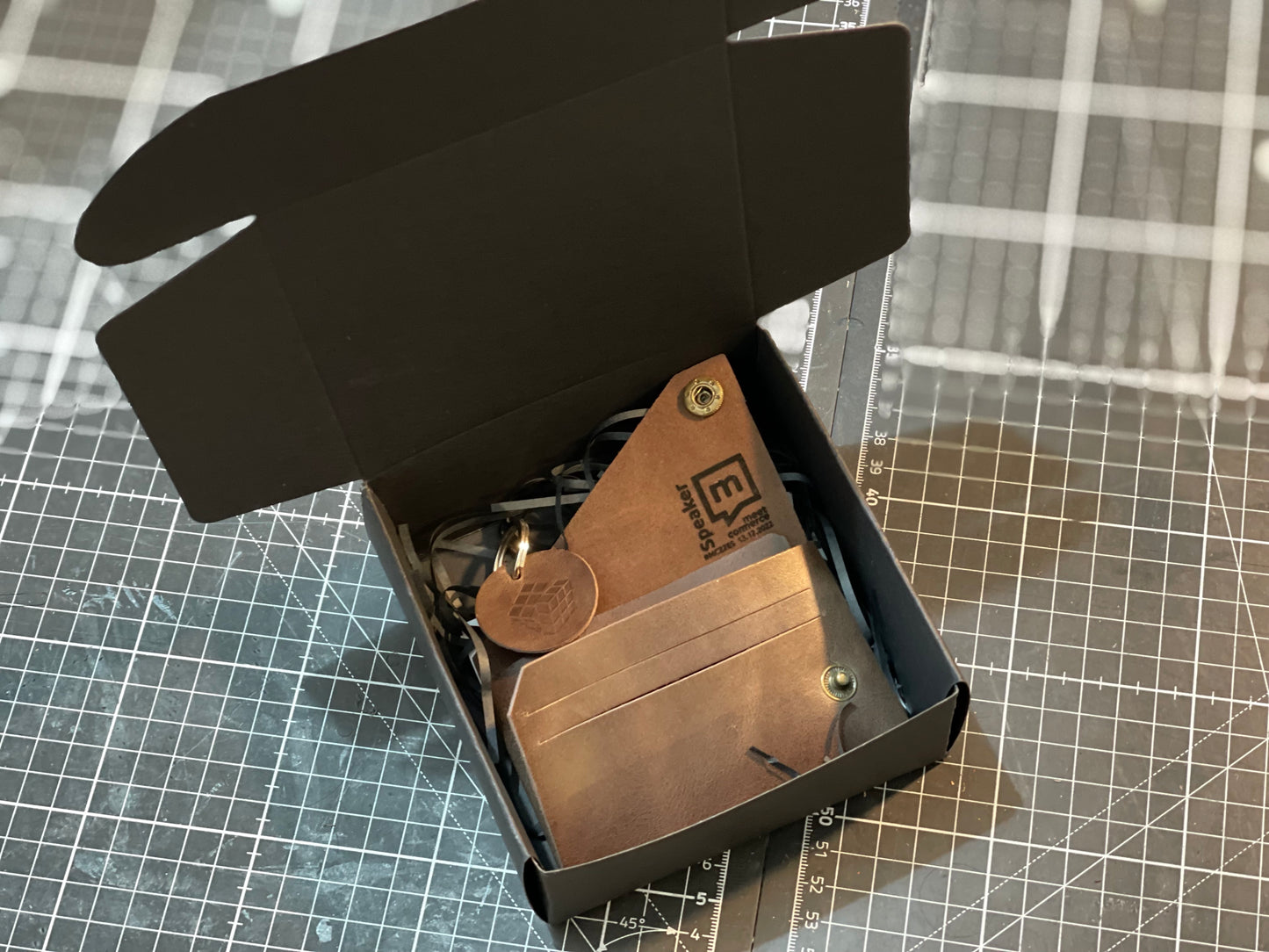 Cartera de cuero modelo "Origami"